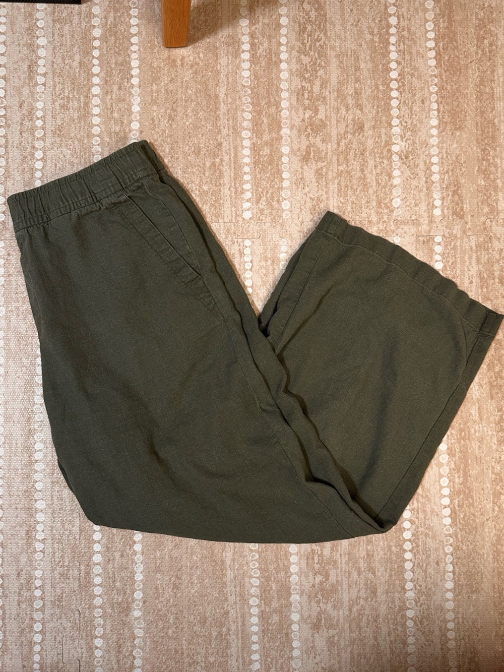 Old Navy Wide-Leg Pants in Olive Green